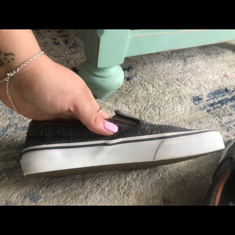 Vans - Picture 3 of 8